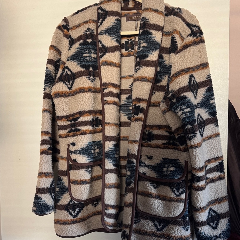 Shyanne Women's Southwestern fleece Cardigan - Cream and Brown sz Large - Picture 1 of 3